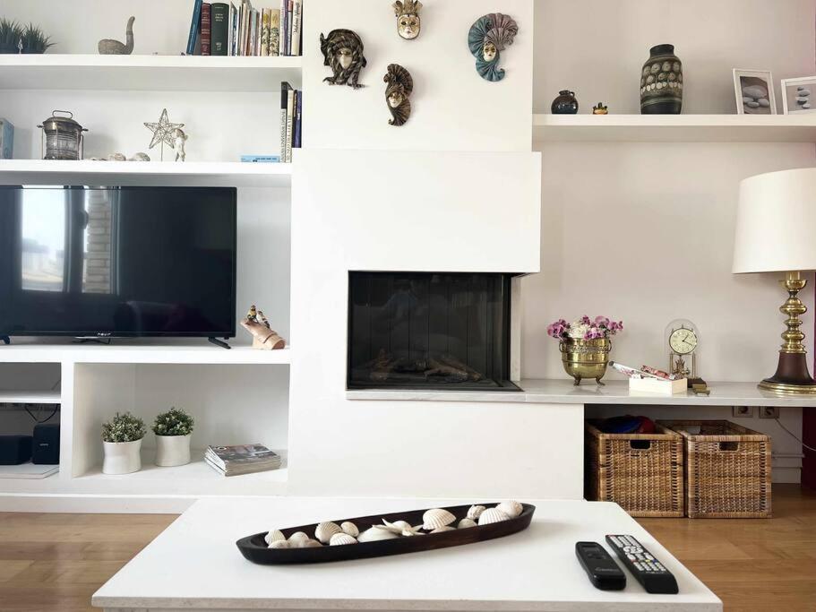 Moderno Y Amplio Apartamento En El Centro De โรเซส ภายนอก รูปภาพ