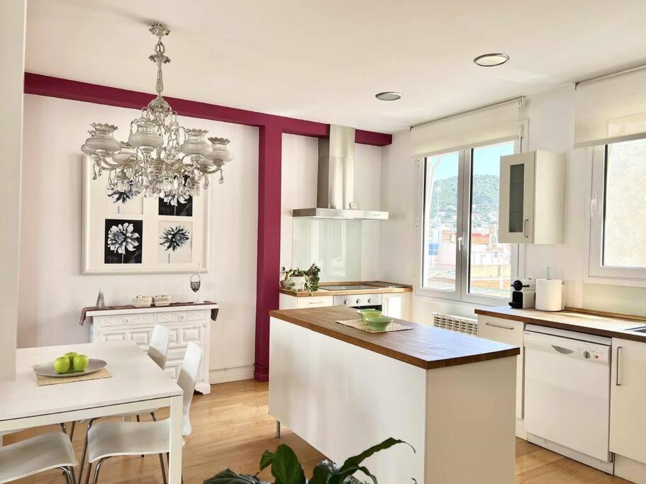 Moderno Y Amplio Apartamento En El Centro De โรเซส ภายนอก รูปภาพ