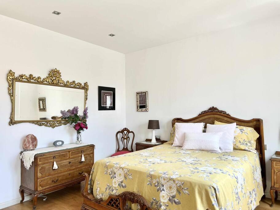 Moderno Y Amplio Apartamento En El Centro De โรเซส ภายนอก รูปภาพ